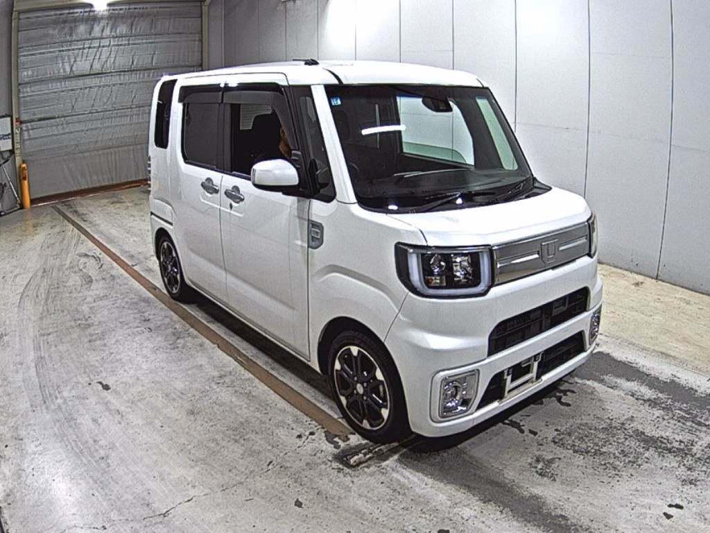 DAIHATSU WAKE