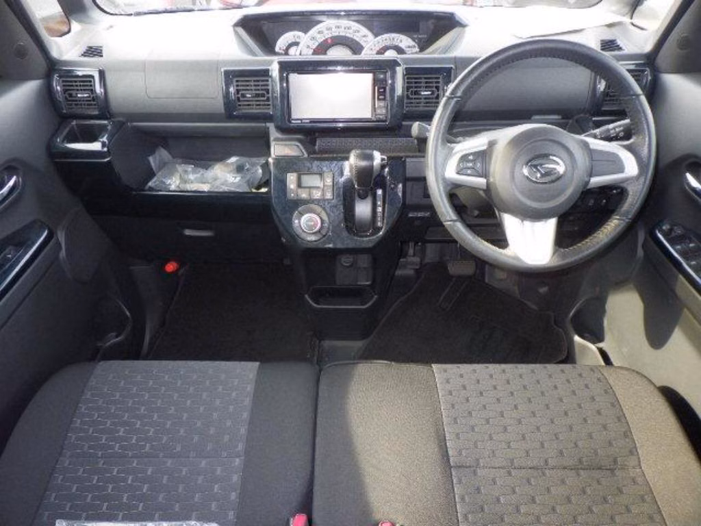 DAIHATSU WAKE