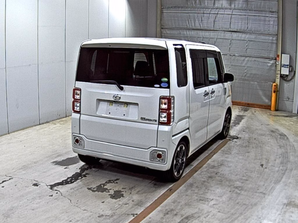 DAIHATSU WAKE