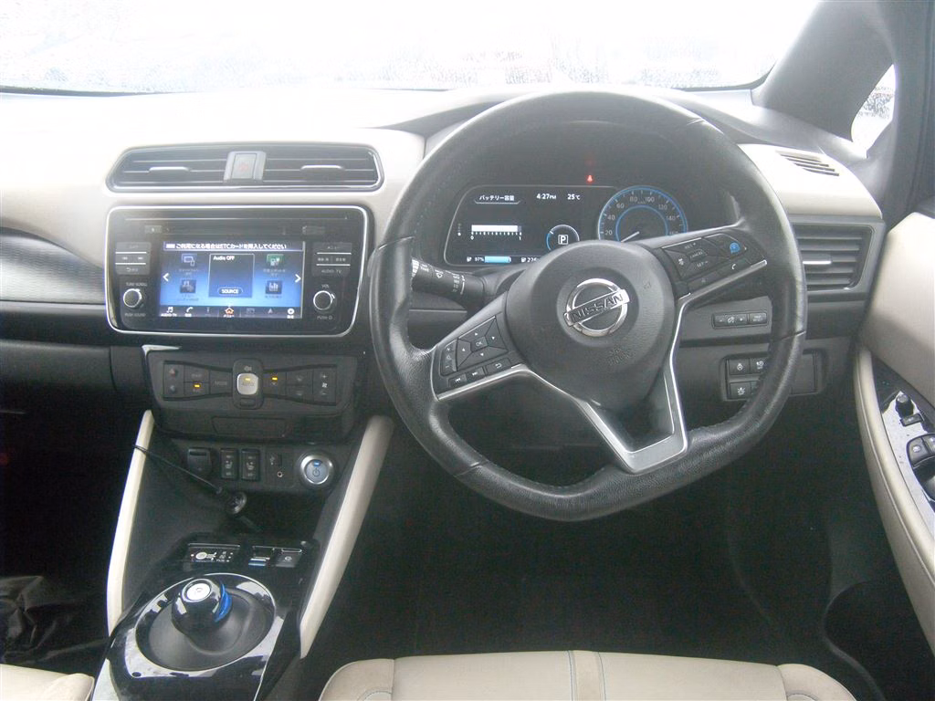 NISSAN LEAF