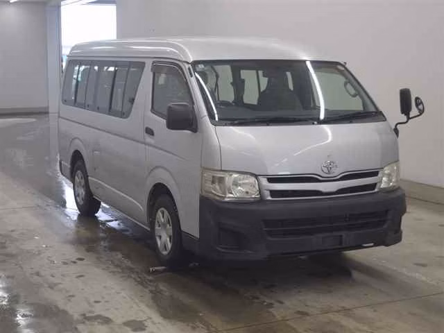 TOYOTA HIACE