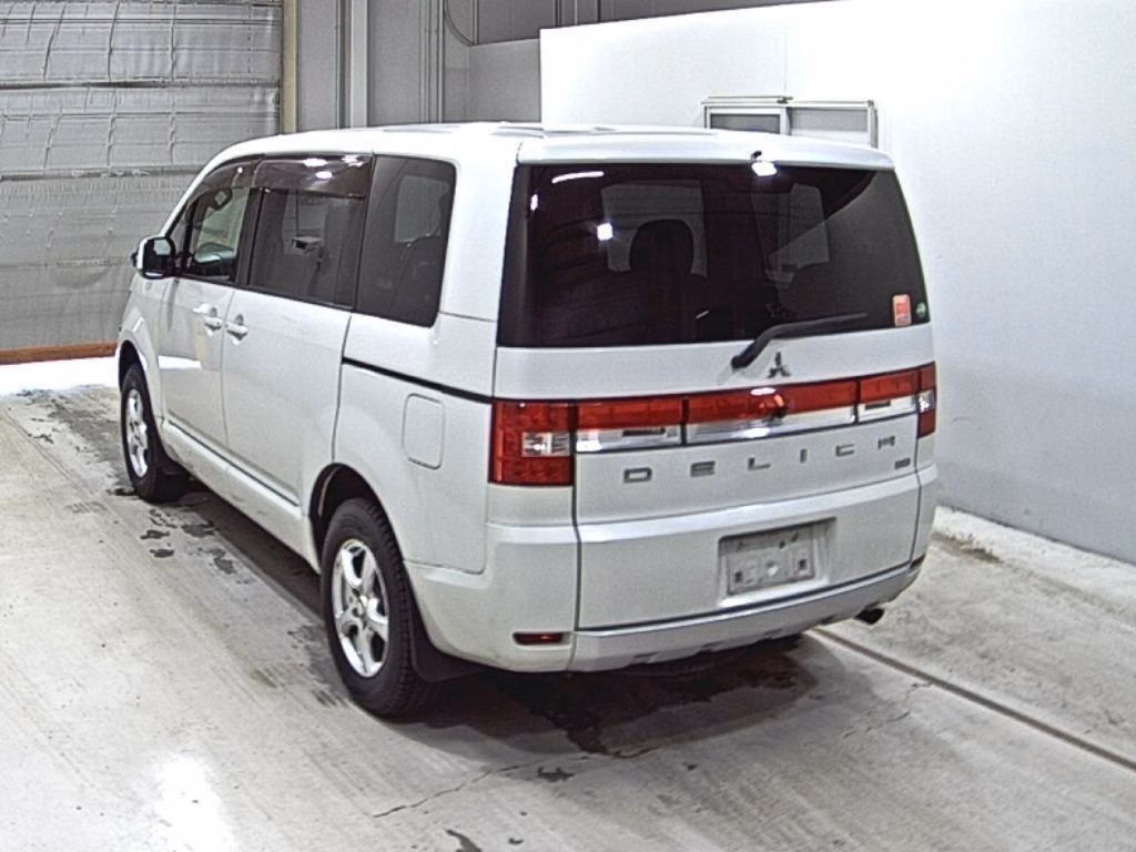 MITSUBISHI DELICA D:5