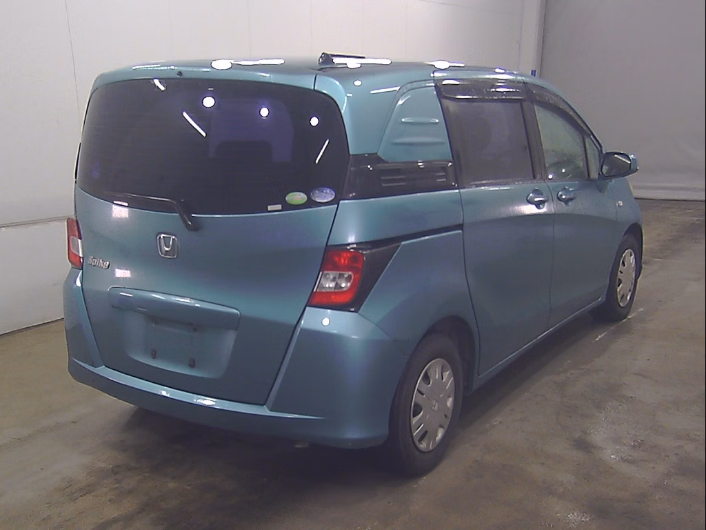 HONDA FREED SPIKE
