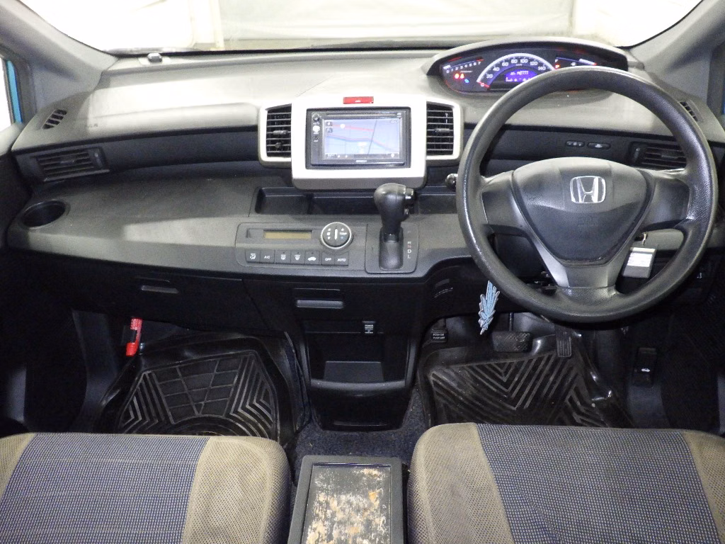 HONDA FREED SPIKE