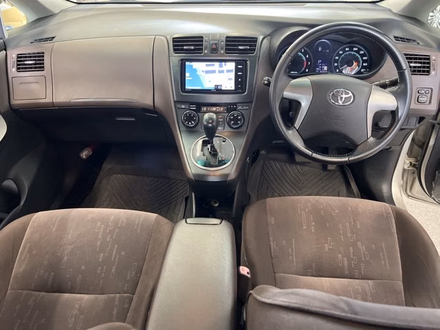 TOYOTA MARK X ZIO
