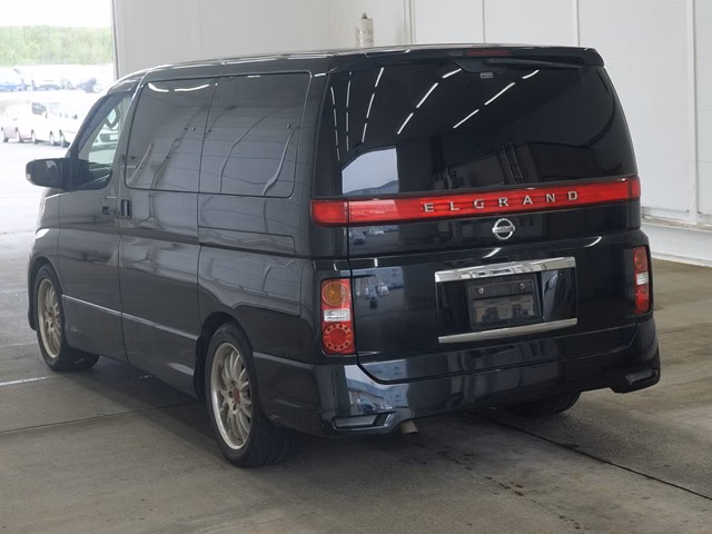 NISSAN ELGRAND