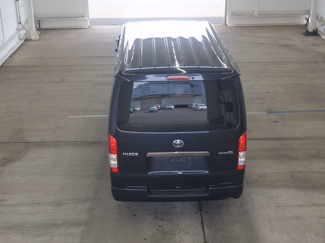 TOYOTA REGIUS ACE