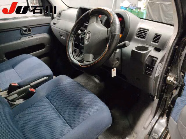 TOYOTA PIXIS VAN