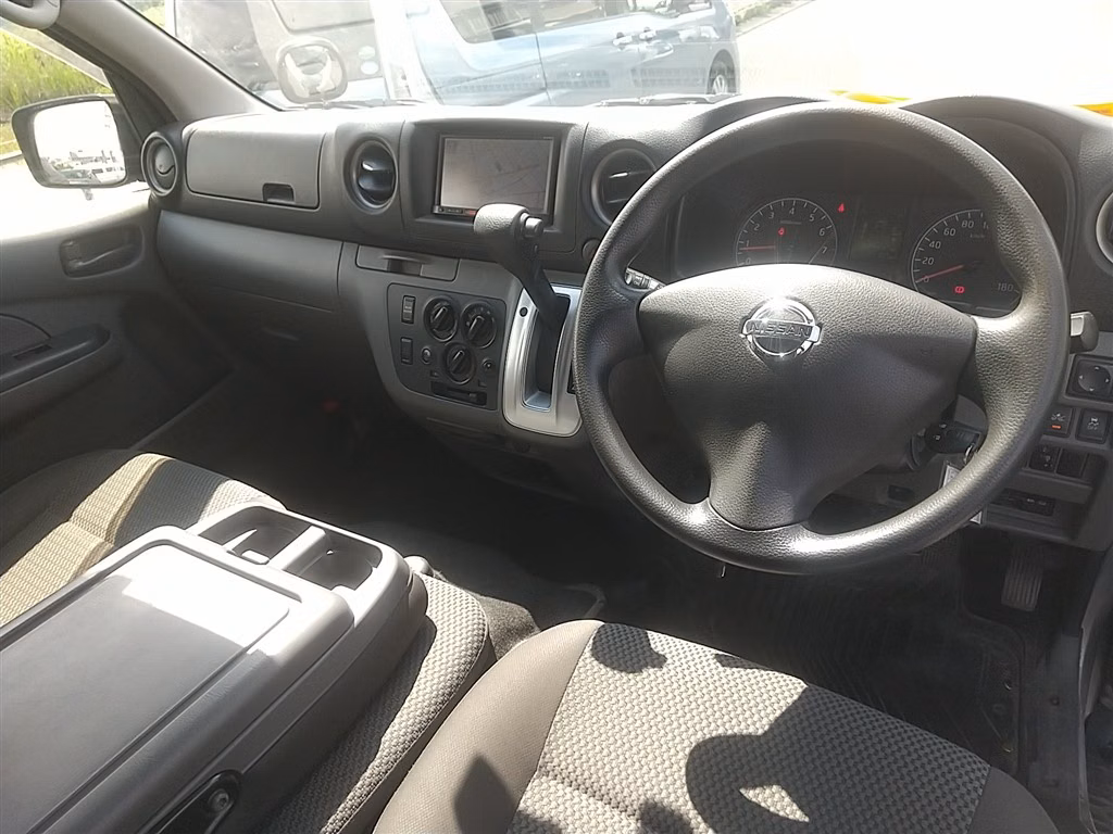 NISSAN NV350 CARAVAN
