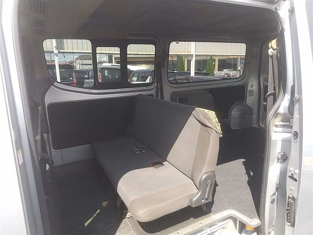 NISSAN NV350 CARAVAN