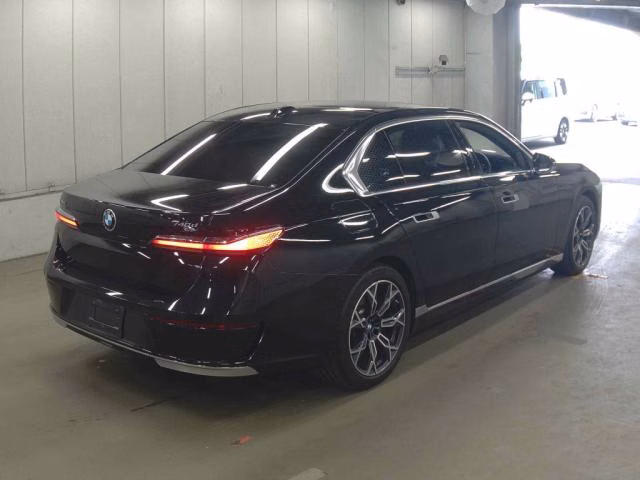 BMW 7-SERIES