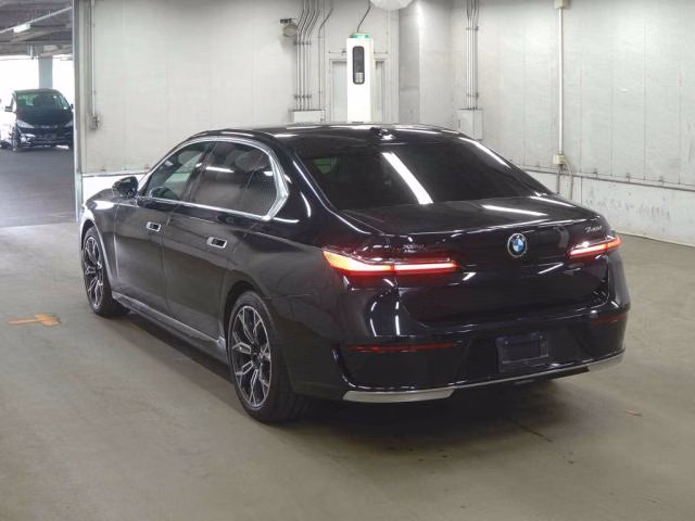 BMW 7-SERIES