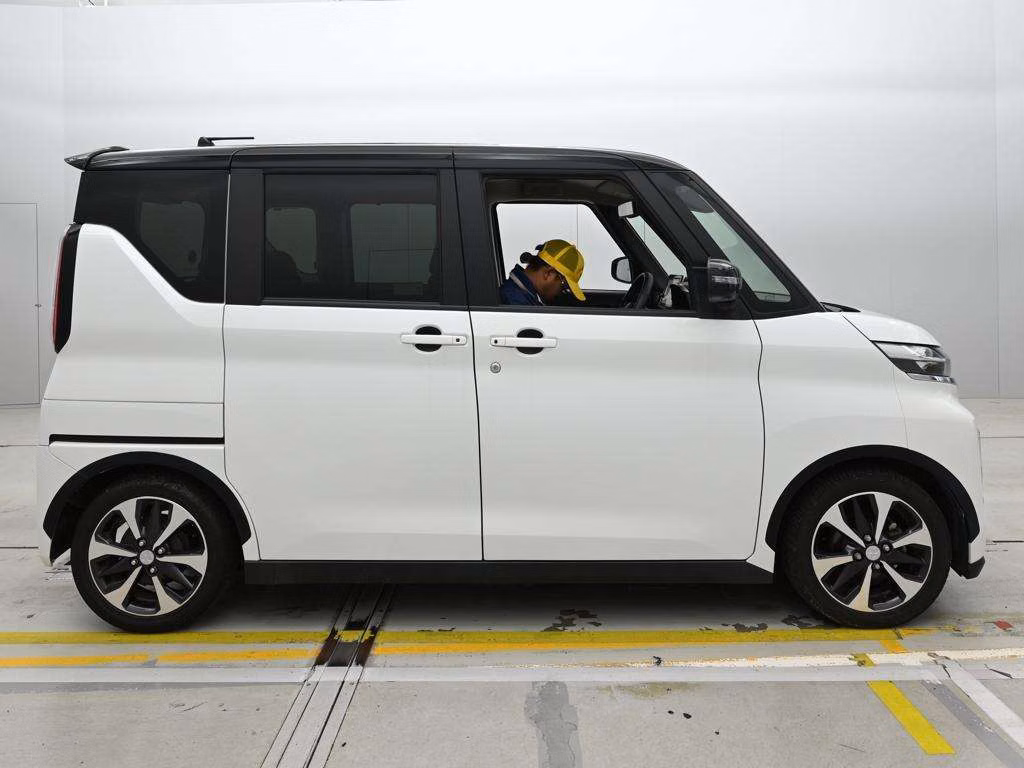 MITSUBISHI EK SPACE