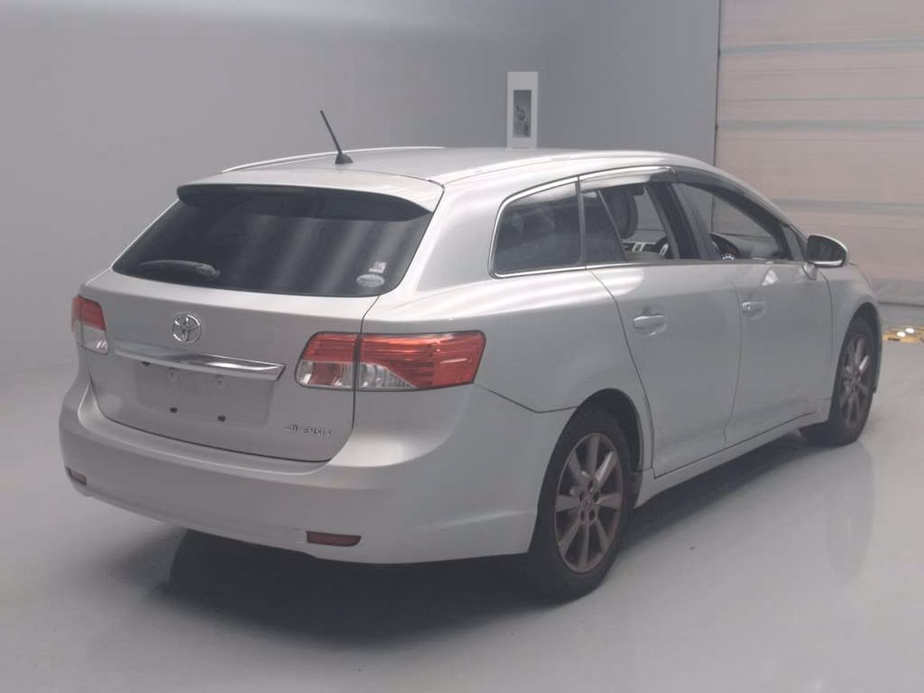 TOYOTA AVENSIS