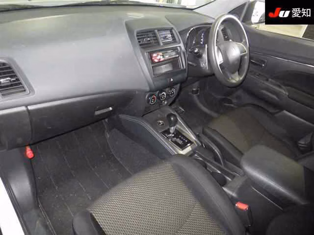 MITSUBISHI RVR
