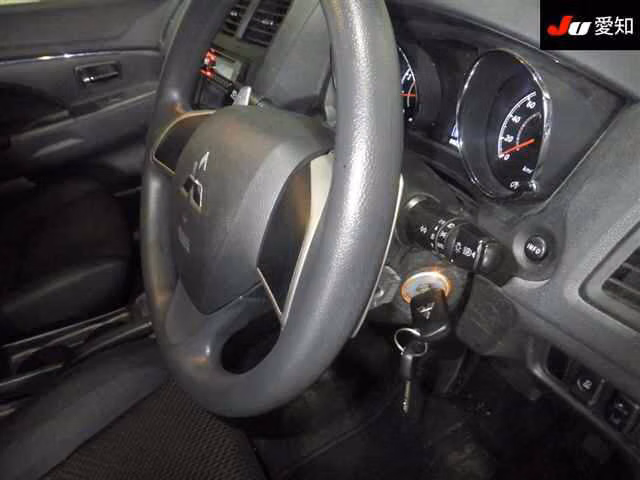 MITSUBISHI RVR