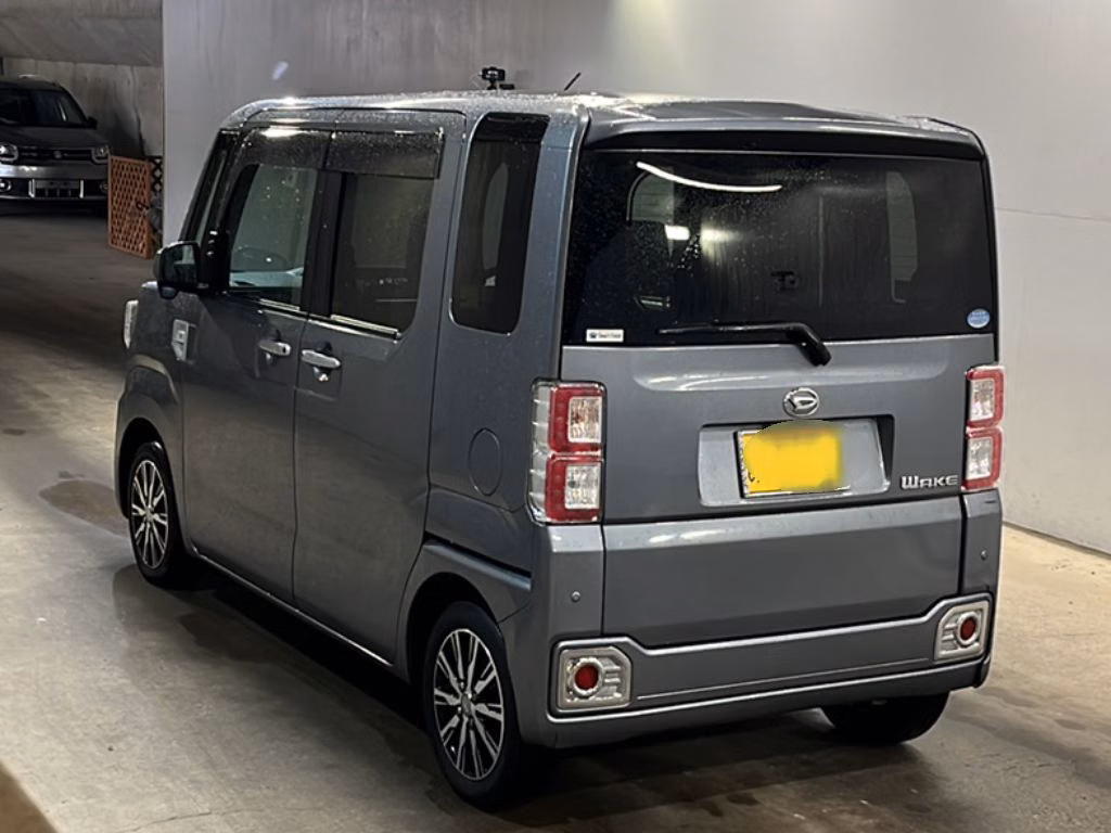 DAIHATSU WAKE