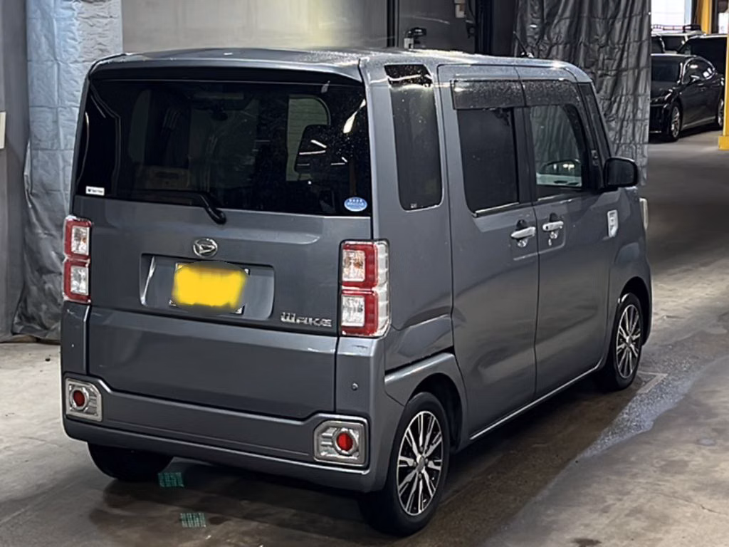 DAIHATSU WAKE