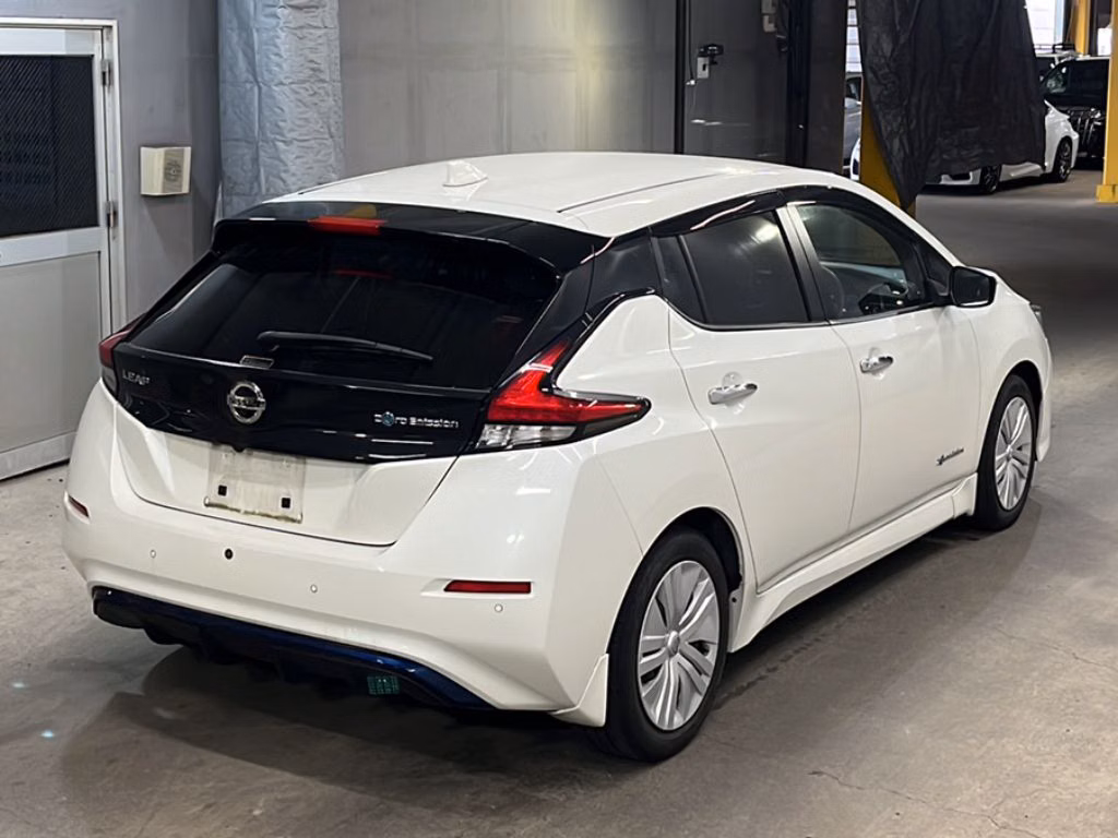 NISSAN LEAF