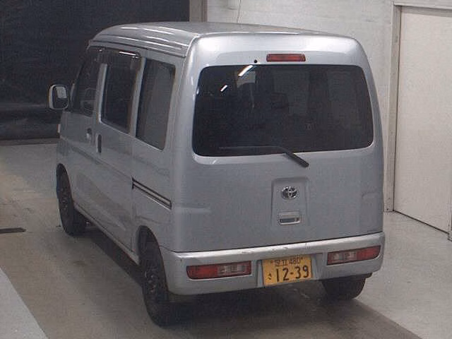 TOYOTA PIXIS VAN
