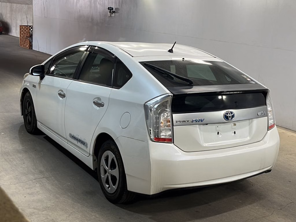 TOYOTA PRIUS PHV