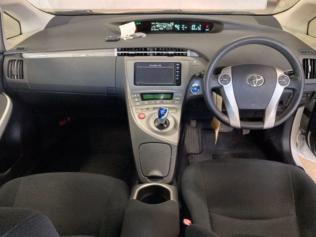 TOYOTA PRIUS PHV