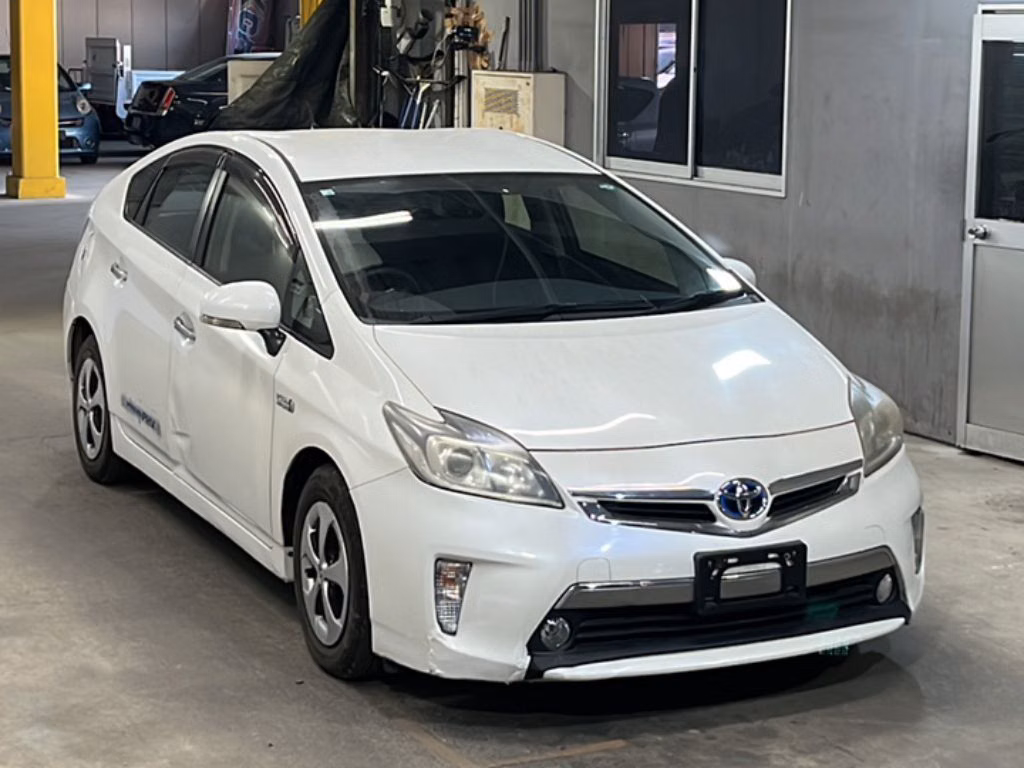 TOYOTA PRIUS PHV