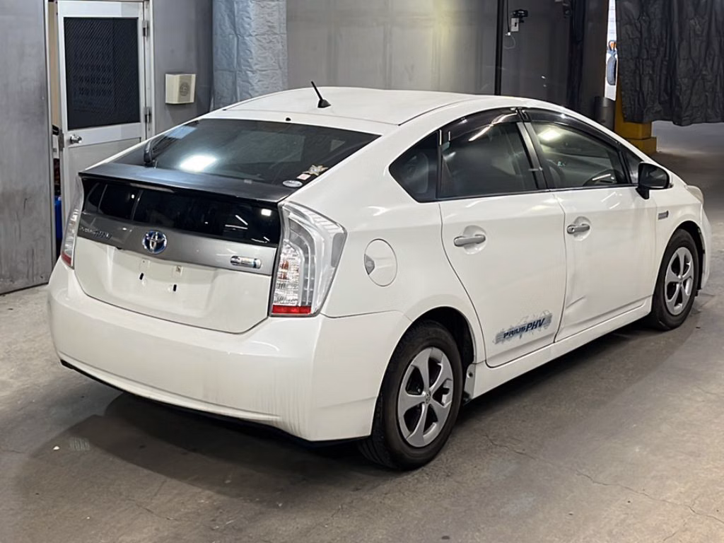 TOYOTA PRIUS PHV