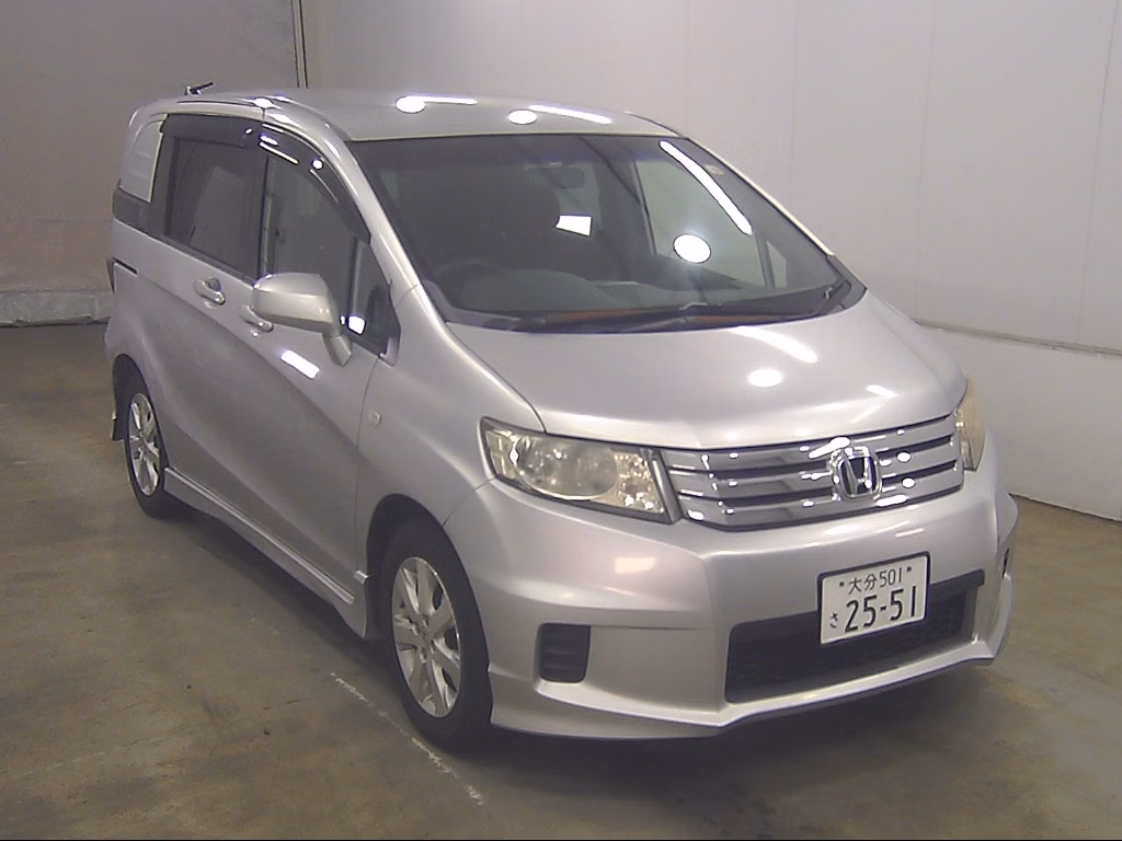 HONDA FREED SPIKE