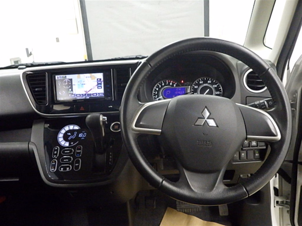 MITSUBISHI EK SPACE