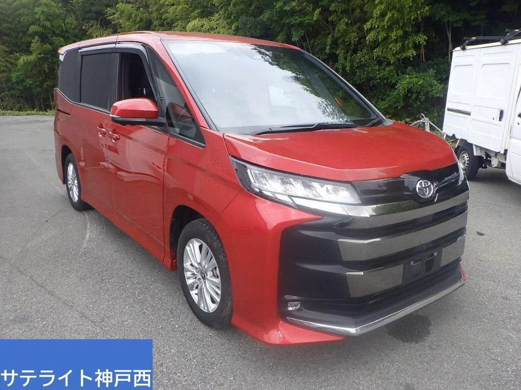 TOYOTA NOAH