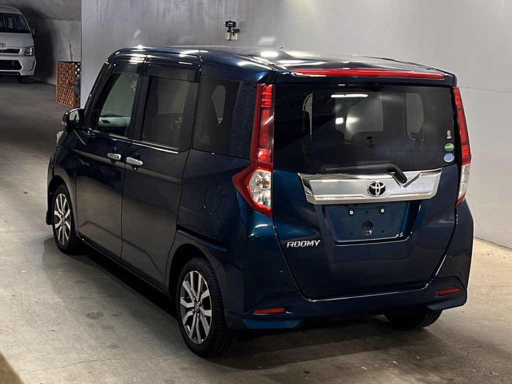 TOYOTA ROOMY