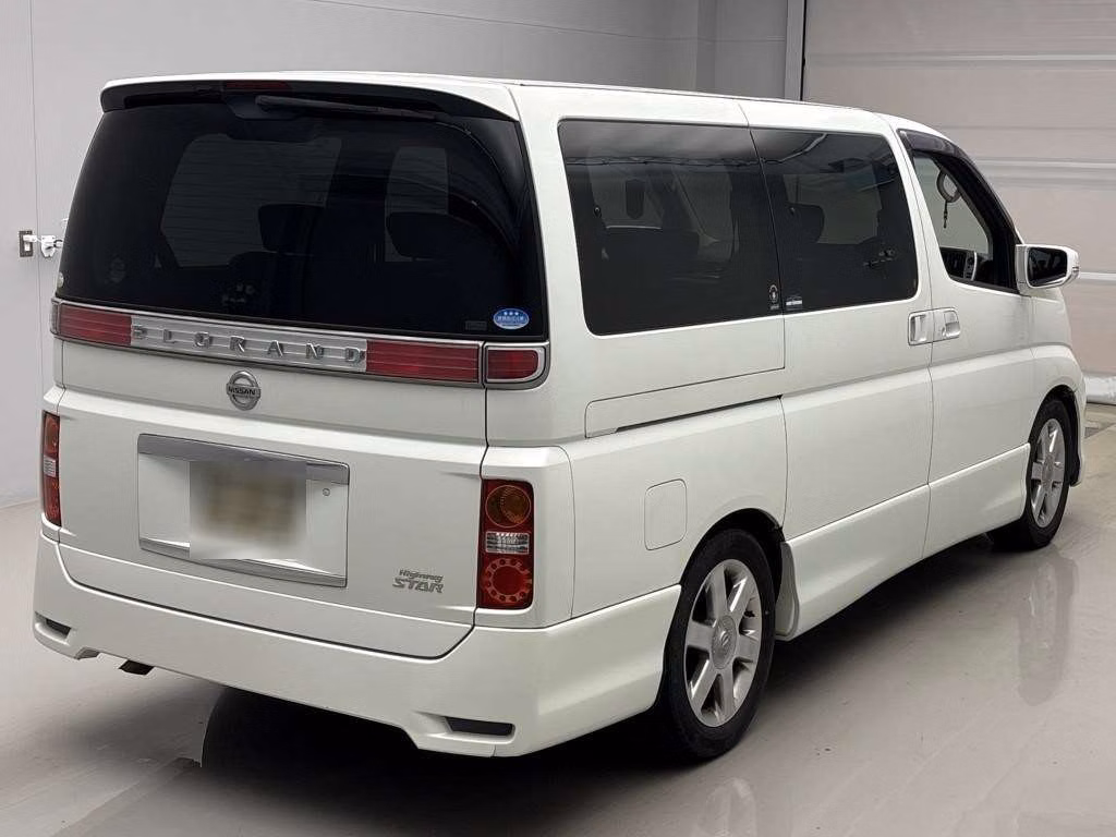 NISSAN ELGRAND