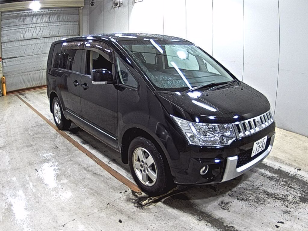 MITSUBISHI DELICA D:5