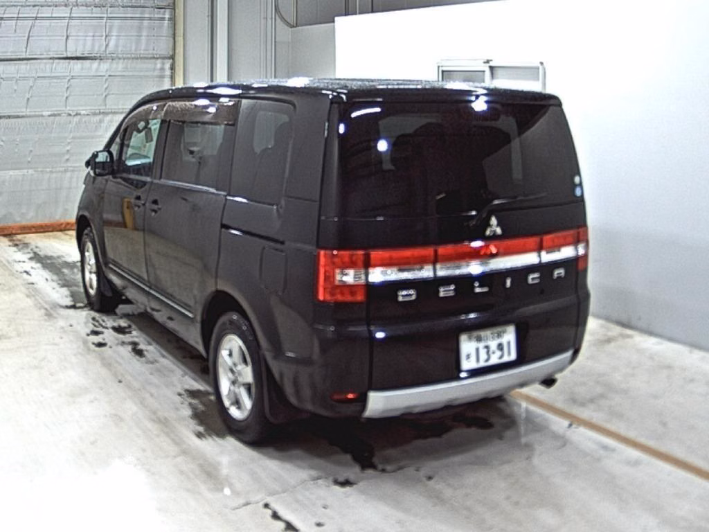 MITSUBISHI DELICA D:5