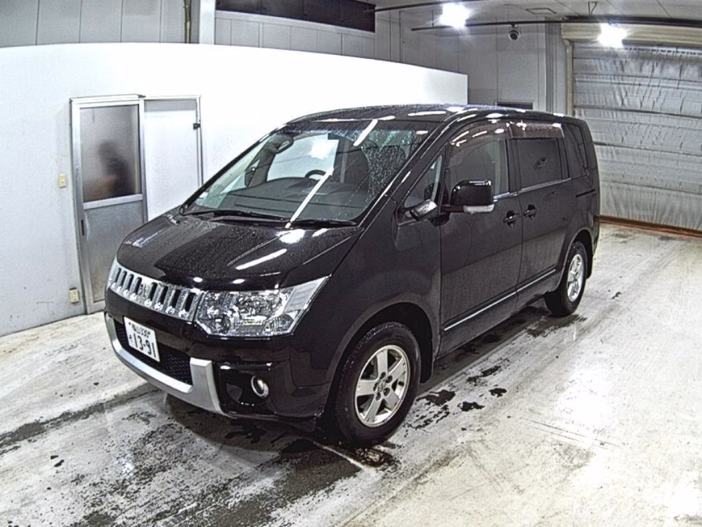 MITSUBISHI DELICA D:5