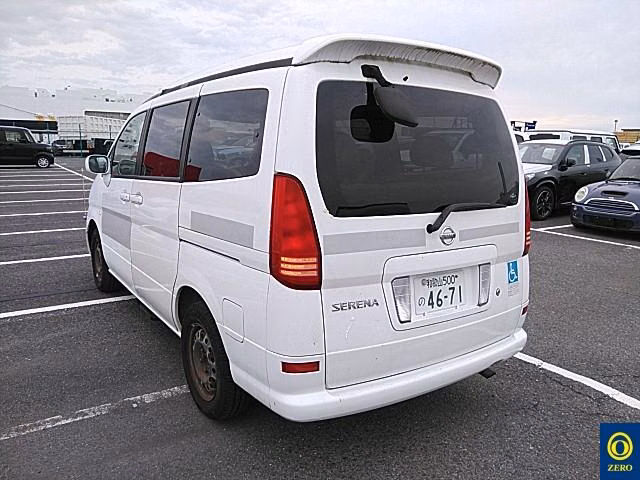 NISSAN SERENA