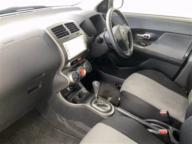 TOYOTA IST