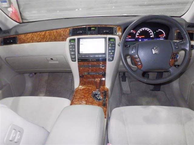 TOYOTA CROWN
