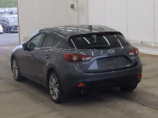 MAZDA AXELA