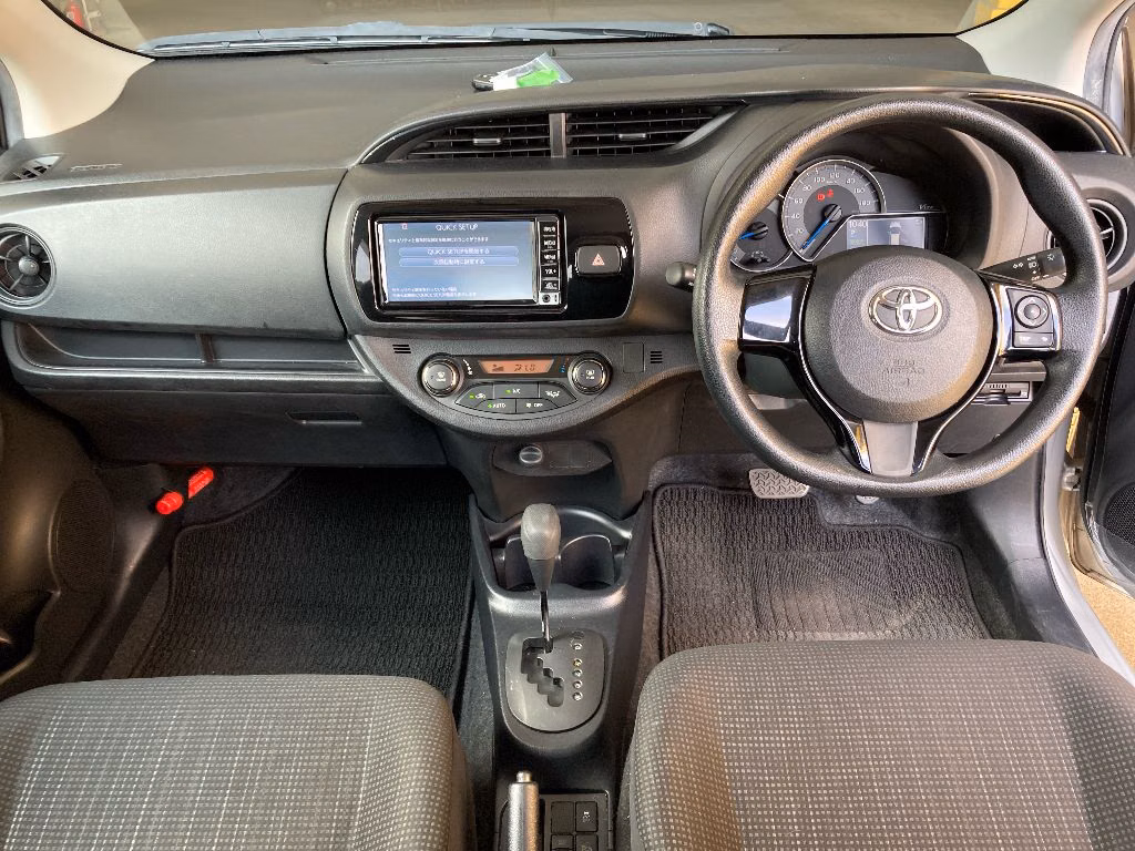 TOYOTA VITZ