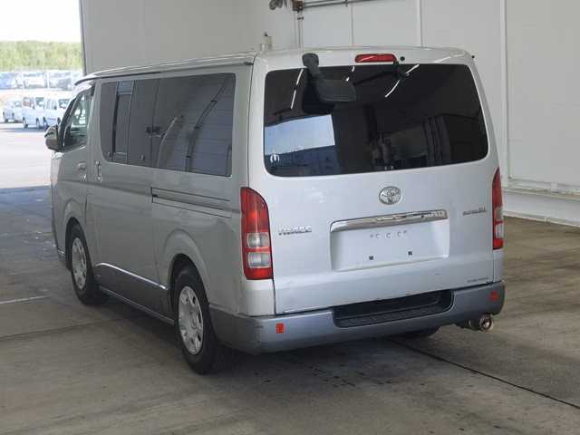 TOYOTA REGIUS ACE