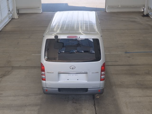TOYOTA REGIUS ACE