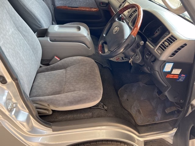 TOYOTA REGIUS ACE