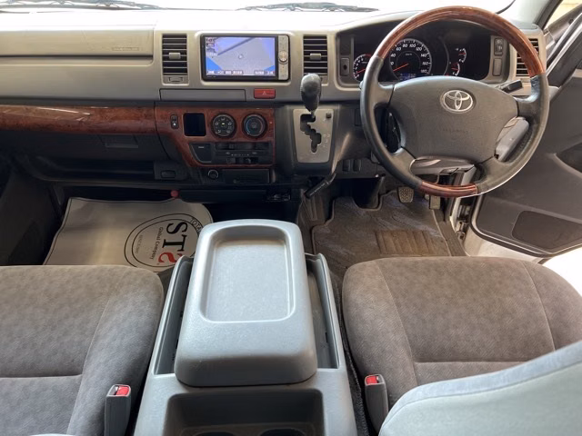 TOYOTA REGIUS ACE