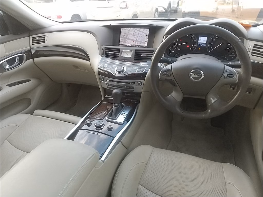 NISSAN FUGA