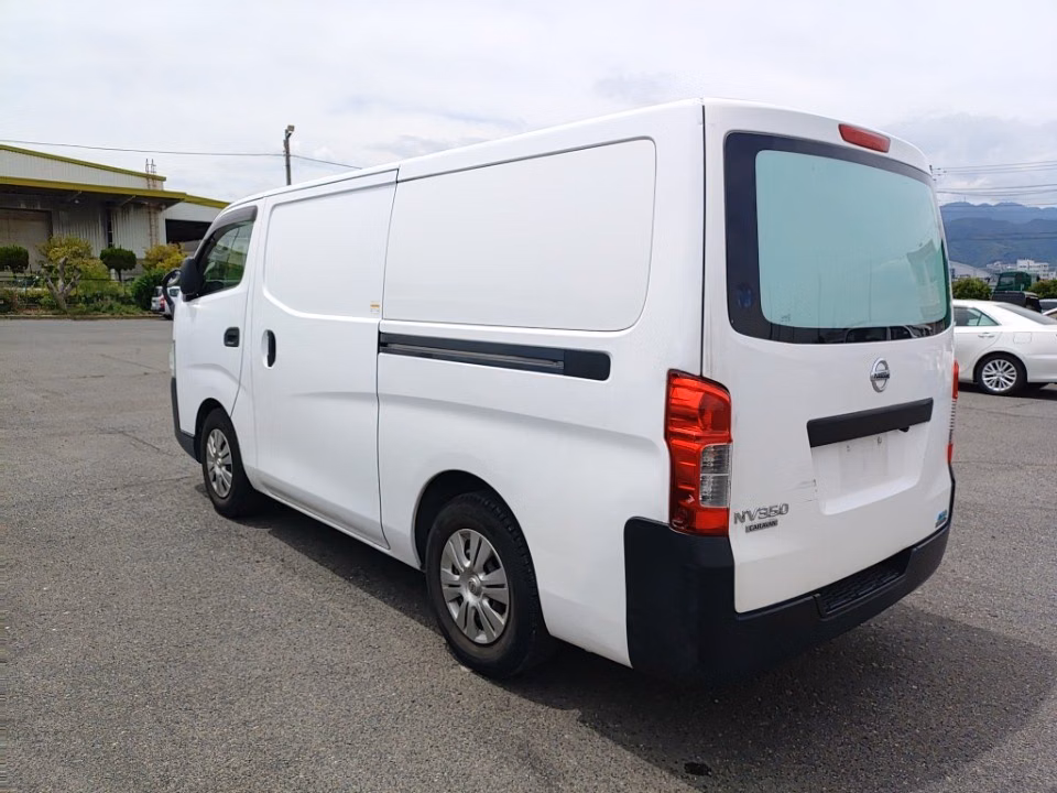 NISSAN NV350 CARAVAN