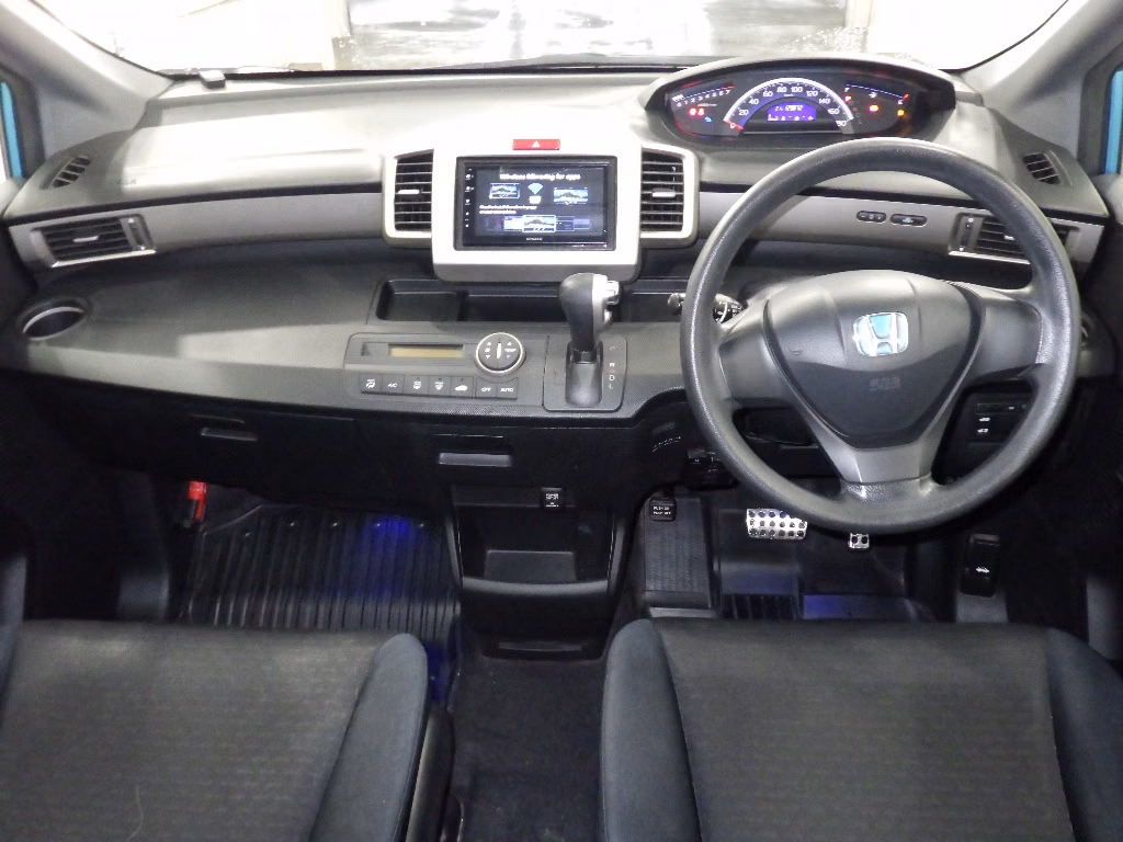 HONDA FREED SPIKE