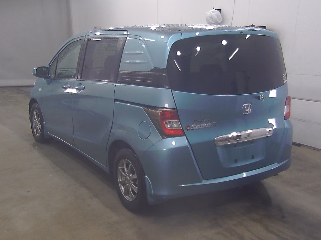 HONDA FREED SPIKE