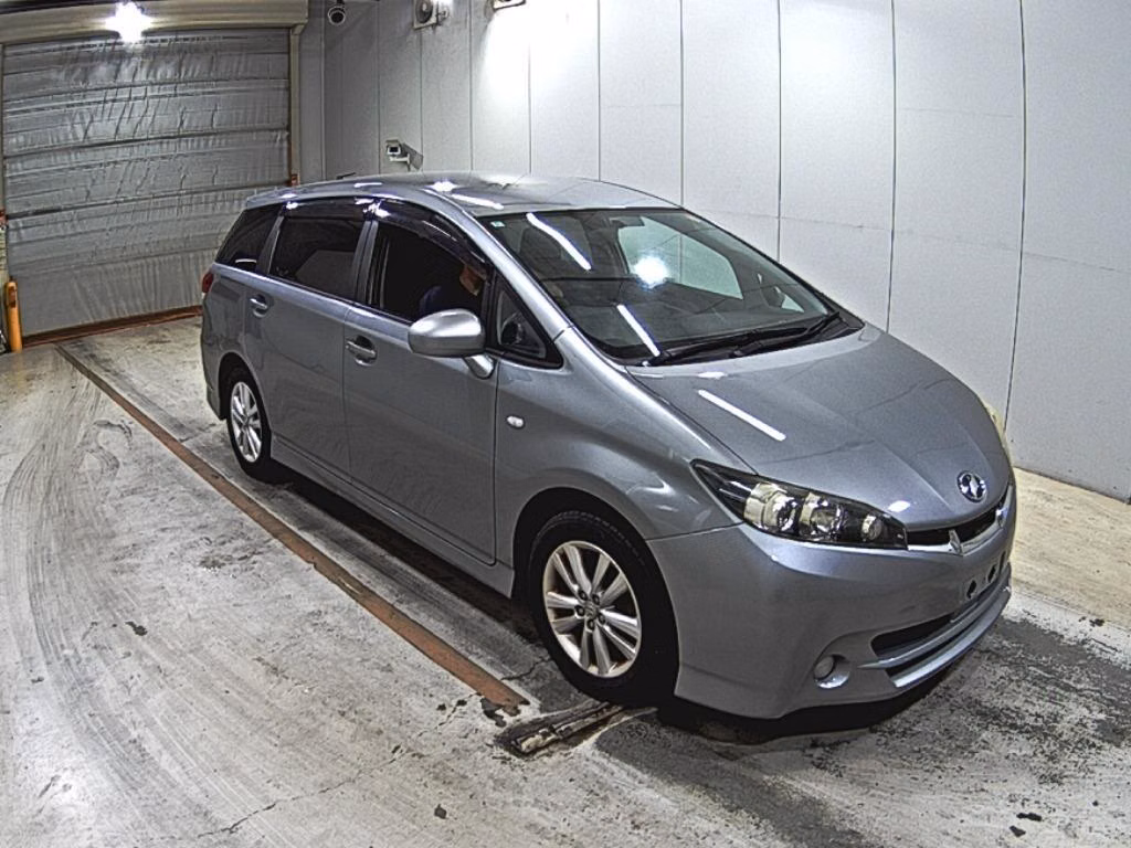 TOYOTA WISH